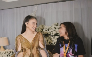 Prilly Latuconsina Tampil Elegan dengan Hiasan di Kepala, Celetukan Rossa Soal Pacar Disorot