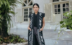 Maudy Ayunda Biasa Cantik Sempurna, Pose Random Buat Konten Bukunya Bikin Pangling