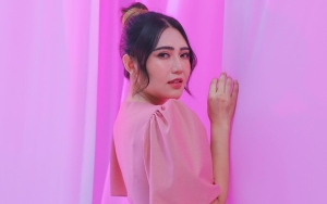 Perut Via Vallen Saat Nyanyi di Atas Panggung Disorot, Hamil?