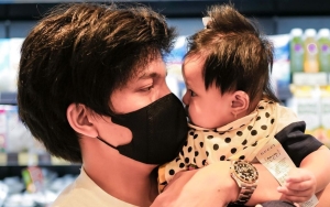 Atta Halilintar Ajak Anak Joget TikTok Mirip Nagita-Rayyanza, Ekspresi Ameena Bikin Salfok