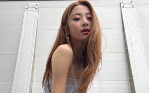 Begini Reaksi Huh Yunjin LE SSERAFIM Temukan Lagu 'FEARLESS' Diputar di Resto Jepang
