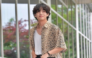 Kedatangan V BTS Disambut Kekacauan di Bandara Korea Selatan