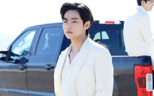 V BTS Dinobatkan Jadi Wajib Pajak Teladan Kota Goyang, Terima Hadiah Khusus
