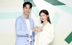 Selfie Bareng Jung So Min, Kim Ji Suk Bikin Heboh Tulis Lagi Kencan