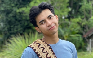 Dimas Ahmad Terciduk Jualan Bakso di Pinggir Jalan Lagi, Putus Kontrak?