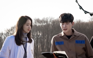 Sutradara Bongkar Perilaku Asli Lee Jong Suk Pada Yoona SNSD di Lokasi 'Big Mouth'