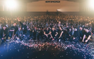 Ahmad Dhani Spill Konser Dewa 19 Di Surabaya, Gemerlap Lampu Dan Teriakan Penonton Bikin Merinding!