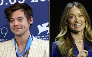 Intip Momen 'Salting' Harry Styles Dan Olivia Wilde Kala 'Sebelahan' Di Premier 'Dont Worry Darling'