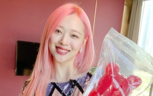 Foto Kelulusan SMP Mendiang Sulli Beredar, Visualnya Tuai Komentar Begini