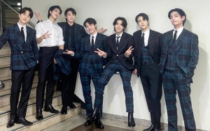 Member BTS Berturut-Turut Pamer Oleh-Oleh Buah Anggur Dari Jin 