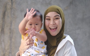 Zaskia Adya Mecca Mellow Hingga Akui Nyesek Seraya Bagikan Foto Putra Terakhirnya, Kenapa?