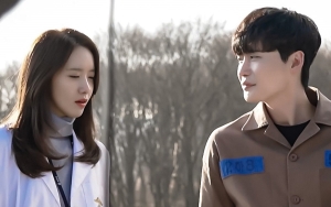 Perlakuan Lee Jong Suk Pada Yoona SNSD Disorot Beda Dari Lawan Main Sebelumnya