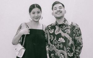 Pamer Foto Ciuman dengan Kekasih, Awkarin Bahas Soal Batasan Usia