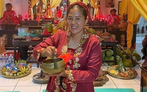 Mbak Rara Diduga Gagal Hentikan Hujan, Ekspresi Wajah Saat Nyaris Kepleset Bikin Salfok