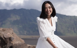 Gisella Anastasia Jajal Sensasi Menyelam ke 'Mulut Buaya'