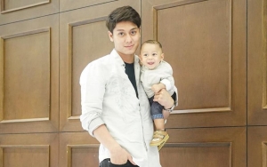 Terlelap, Baby L Malah Tersenyum Malu Bak Salting Dengar Pujian dari Rizky Billar Bikin Gemas!