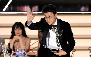 Cetak Sejarah, Sutradara 'Squid Game' Hwang Dong Hyuk Bawa Pulang Piala Emmy Awards 2022