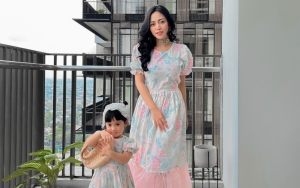 Tampil Berani, Rachel Vennya Pamer Pakai Swimsuit Kembar Bareng Anak Auto Dihujat?
