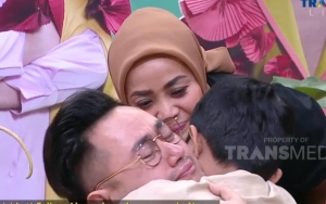 Muzdalifah Dan Suami Pertemukan Nassar Dengan Anak Langsung, Momen Sama-Sama Nangis Bikin Haru