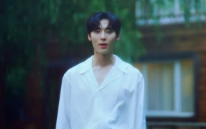 Tunjukkan Kerinduan Seorang Mantan, Hwang Minhyun Rilis MV 'Again'