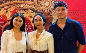 Foto Diapit Ariel Tatum dan Nicholas Saputra, Artis Cantik Ini Didesak Jadi ‘Mak Comblang’