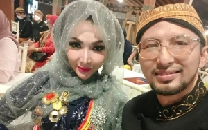 7 Potret Kebersamaan Roro Fitria dan Suami, Diterpa Isu Cerai Pasca Melahirkan