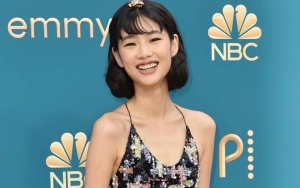 Pembuatan Gaun Jung Ho Yeon di Emmy Awards 2022 Bikin Melongo, Habiskan Waktu 600 Jam