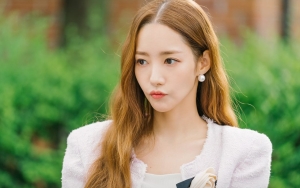 Sediakan Layanan Istri Palsu, Park Min Young Galau Terjebak Cinta Segitiga di 'Love in Contract'