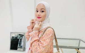 Dinda Hauw Nangis Dengar Suara Misterius Bilang Ini Saat Ziarah ke Makam Rasulullah