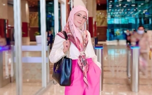 Aksi Panggung Mulan Jameela Di KL Disambut Histeris, Sedang di Negara Sendiri Dapat Perlakuan Beda?
