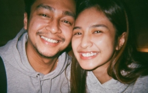 Mikha Tambayong Tertawa Dapat Kado Ini dari Deva Mahenra: Paling Beda