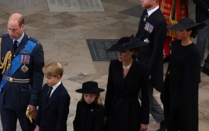 Detik-Detik Meghan Markle Tiba Di Westminster Abbey Bareng Camilla, Kate, George, Charlotte & Sophie