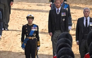 Alasan Pangeran Harry dan Pangeran Andrew Tak Ikut Beri Hormat ke Peti Mati Ratu Elizabeth II