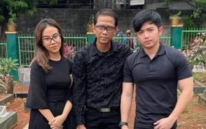 Doddy Sudrajat Harapkan Ini Saat Ajak Nicky Tirta Ziarah ke Makam Vanessa Angel
