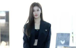 Siap Ramaikan Milan Fashion Week, 8 Potret Stunning Sana Twice Kenakan Koleksi PRADA