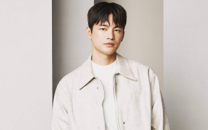 Bikin Gemas, Seo In Guk Pose Imut Kala Tampil Dengan Tato Palsu Seluruh Tubuh