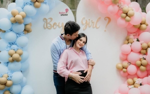 Aditya Zoni Gelar Pengajian 7 Bulan dan Gender Reveal, Jenis Kelamin Calon Anak Sesuai Prediksi?