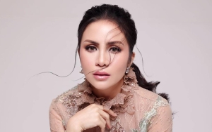 Makin Berkelas, Outfit Momo Geisha Kenakan Dress Belahan Menjulang Sontak Jadi Pusat Perhatian