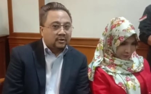 Roro Fitria Hadiri Sidang Cerai Perdana dengan Pengawalan Ketat, Blak-blakan Penyebabnya