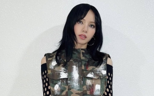 Penampilan Lisa BLACKPINK Pakai Outfit Ini Buat Kaki Jenjang Makin Menawan 