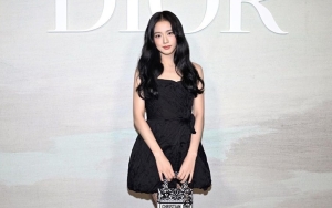 Jisoo BLACKPINK 'Laris' Foto Bareng Pesohor Dunia, 10 Potret Swag-nya di Paris Fashion Week 2022