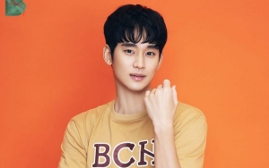 Fans Thailand Ini Rela Borong Emas Ratusan Juta Demi Ketemu dan Foto Bareng Kim Soo Hyun