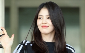 Han So Hee Tampil Ala Cewek Mamba di Airport Berhasil Kejutkan Publik