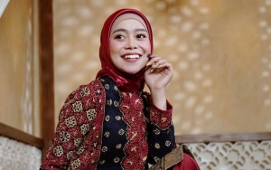 Sorotan Mata Kosong Hingga Gelagat Lesti Kejora Beda Dari Biasa di Vlog Terbaru Ramai Disorot