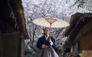 Kim Hye Soo Bicara Peran & Banyaknya Adegan Bertikai dengan  Kim Hae Sook di 'The Queen's Umbrella'