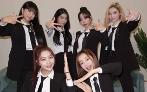 Secret Number Tampil Sangar Cover 'Rainism' di KCON 2022 Arab Saudi
