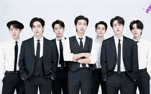 Usulan Jungkook, Intip Kacaunya 7 Member BTS Coba Flying Yoga