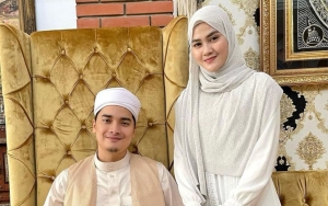 'Bantah' Istri Keguguran, Alvin Faiz Gelar 4 Bulanan Kehamilan Henny Rahman