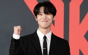 Jelang Ultah UNIQ ke-8, WOODZ Bakal Gabung Agensi IU Disambut Begini