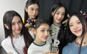 TMA 2022: Outfit NewJeans Saat Terima Piala Next Leader Tuai Protes
